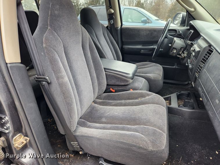 image for item KT9490 2002 Dodge Dakota  Quad Cab pickup truck