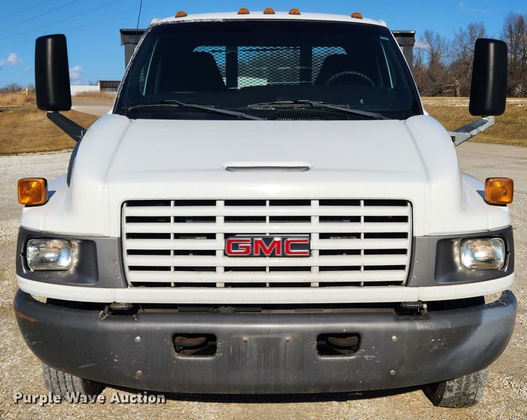 image for item KT9501 2004 GMC C5500  flatbed truck