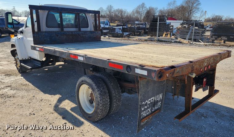 image for item KT9501 2004 GMC C5500  flatbed truck