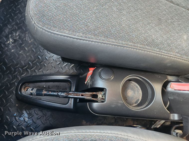 image for item KT9501 2004 GMC C5500  flatbed truck