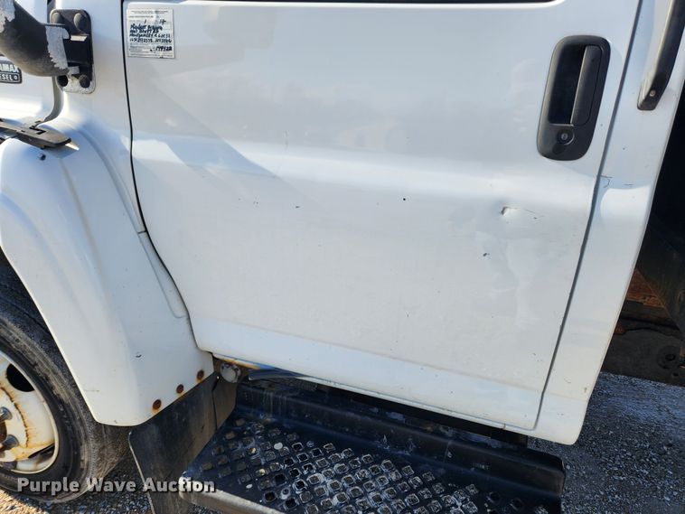 image for item KT9501 2004 GMC C5500  flatbed truck