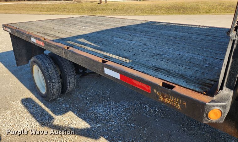 image for item KT9501 2004 GMC C5500  flatbed truck