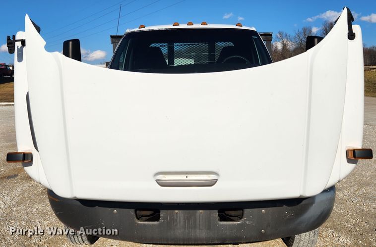 image for item KT9501 2004 GMC C5500  flatbed truck