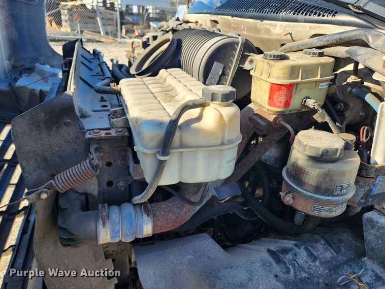 image for item KT9501 2004 GMC C5500  flatbed truck