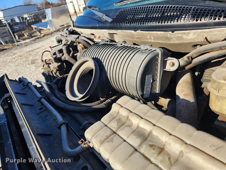 image for item KT9501 2004 GMC C5500  flatbed truck