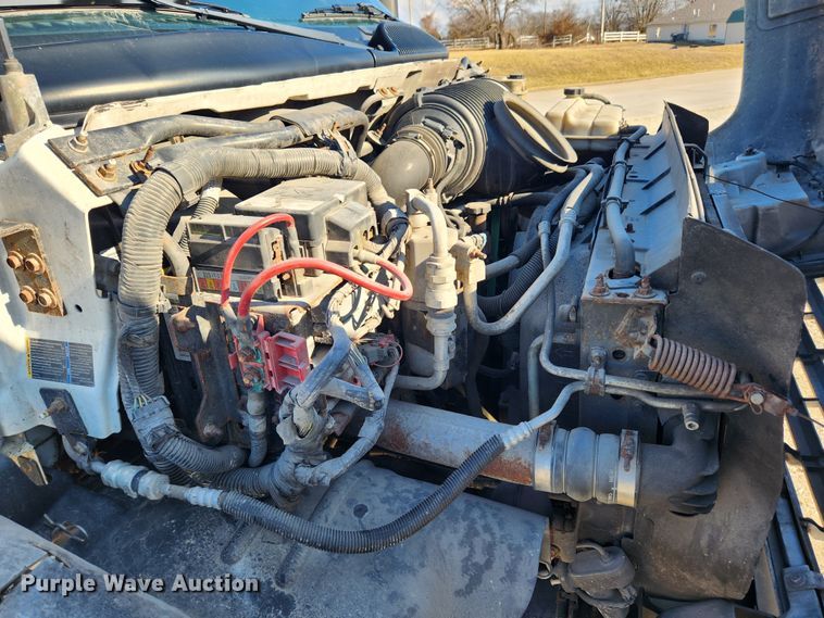 image for item KT9501 2004 GMC C5500  flatbed truck