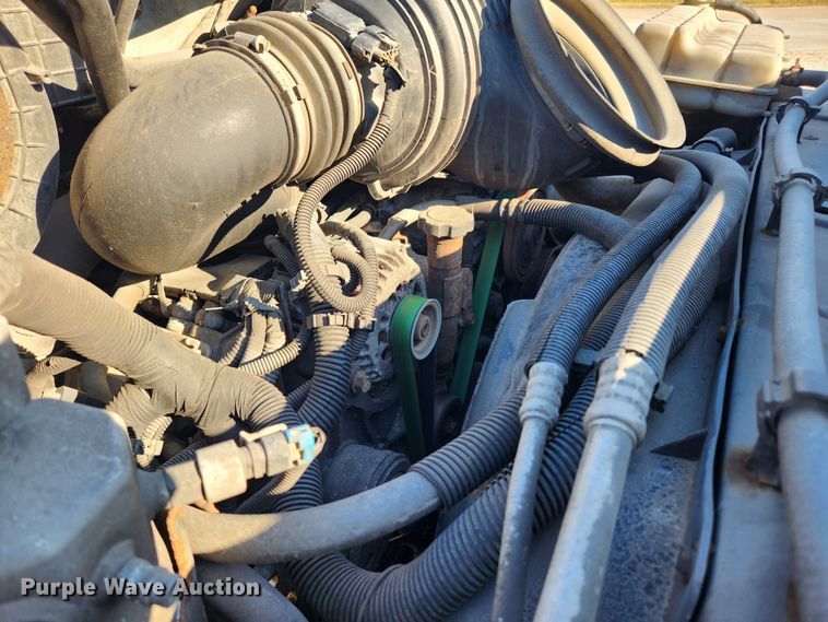 image for item KT9501 2004 GMC C5500  flatbed truck