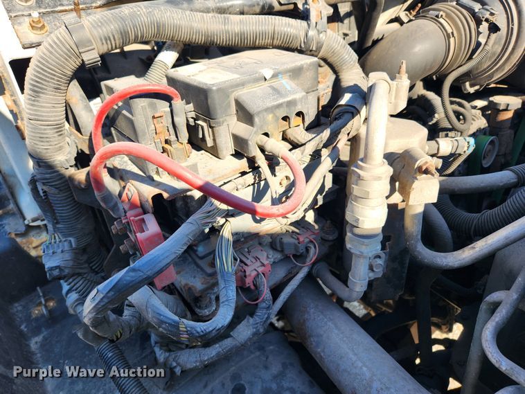 image for item KT9501 2004 GMC C5500  flatbed truck