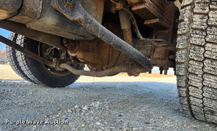 image for item KT9501 2004 GMC C5500  flatbed truck