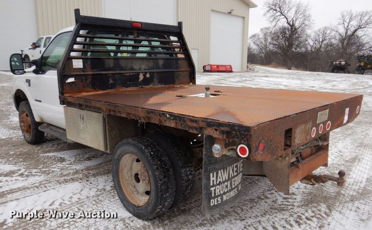 image for item KW9541 2000 Ford F550 XLT Super Duty  flatbed truck