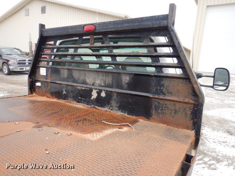 image for item KW9541 2000 Ford F550 XLT Super Duty  flatbed truck