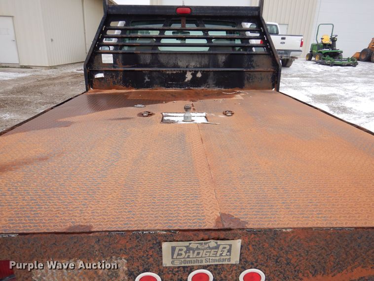 image for item KW9541 2000 Ford F550 XLT Super Duty  flatbed truck