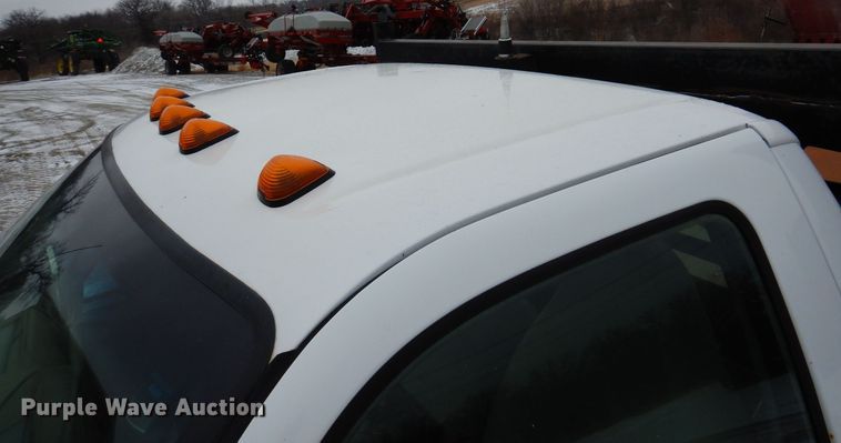 image for item KW9541 2000 Ford F550 XLT Super Duty  flatbed truck