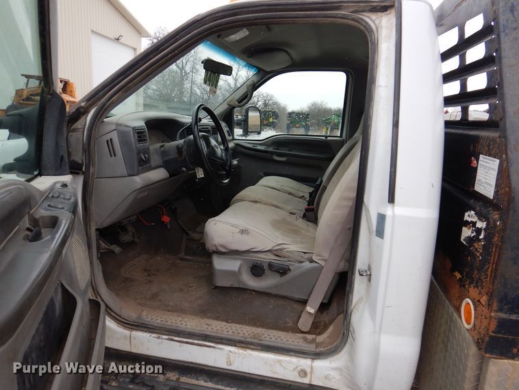 image for item KW9541 2000 Ford F550 XLT Super Duty  flatbed truck