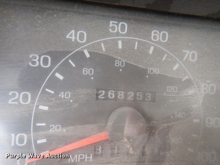 image for item KW9541 2000 Ford F550 XLT Super Duty  flatbed truck