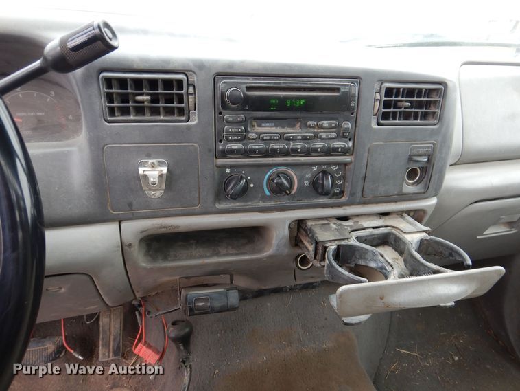 image for item KW9541 2000 Ford F550 XLT Super Duty  flatbed truck