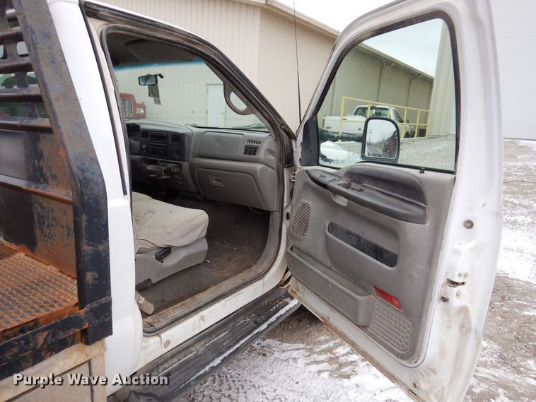 image for item KW9541 2000 Ford F550 XLT Super Duty  flatbed truck