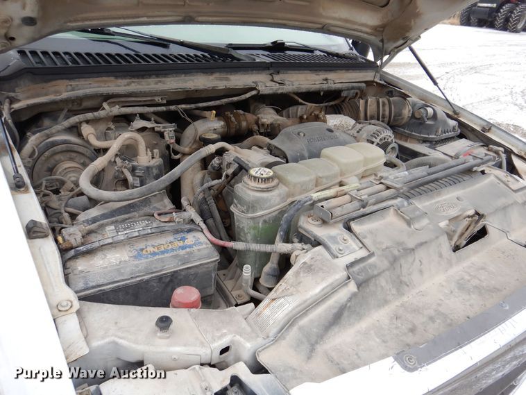 image for item KW9541 2000 Ford F550 XLT Super Duty  flatbed truck