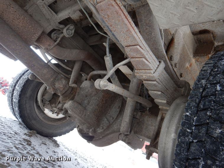 image for item KW9541 2000 Ford F550 XLT Super Duty  flatbed truck