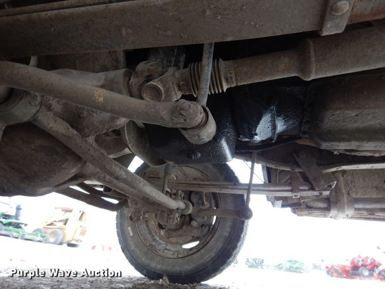 image for item KW9541 2000 Ford F550 XLT Super Duty  flatbed truck