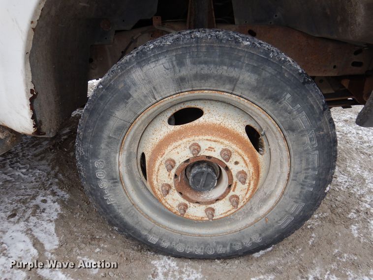 image for item KW9541 2000 Ford F550 XLT Super Duty  flatbed truck