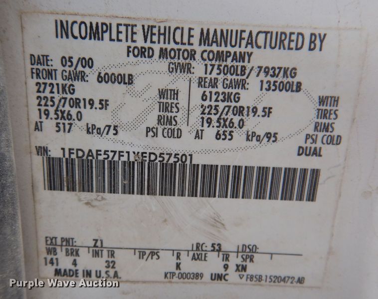 image for item KW9541 2000 Ford F550 XLT Super Duty  flatbed truck