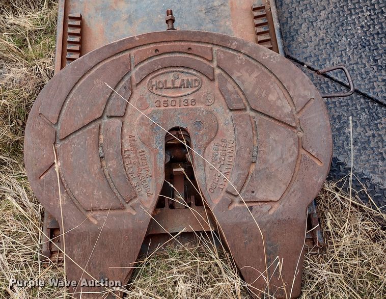 image for item LA9300 Holland 350136  fifth wheel hitch