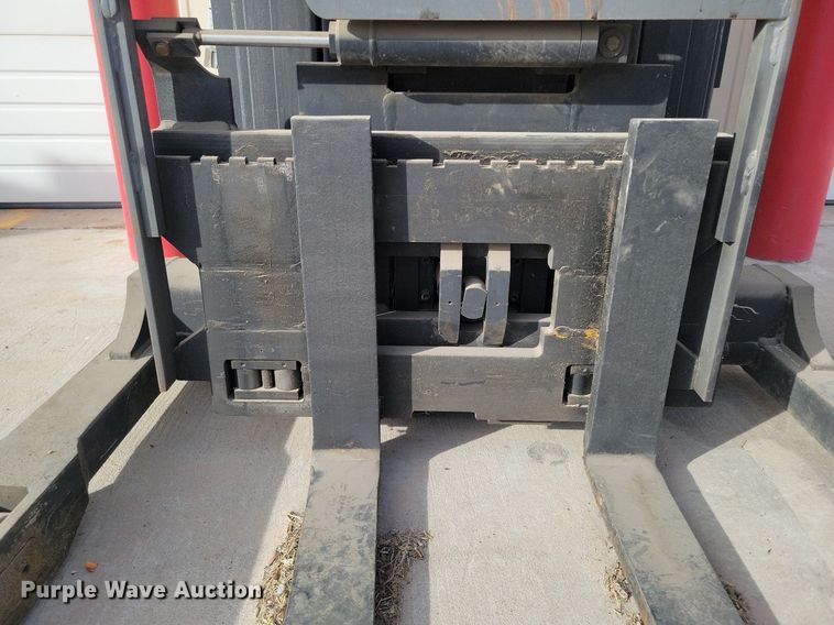 image for item LG9453 Crown RR3020-35  forklift