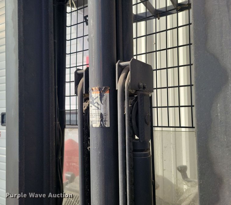 image for item LG9453 Crown RR3020-35  forklift