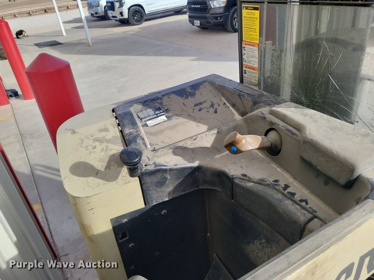 image for item LG9453 Crown RR3020-35  forklift