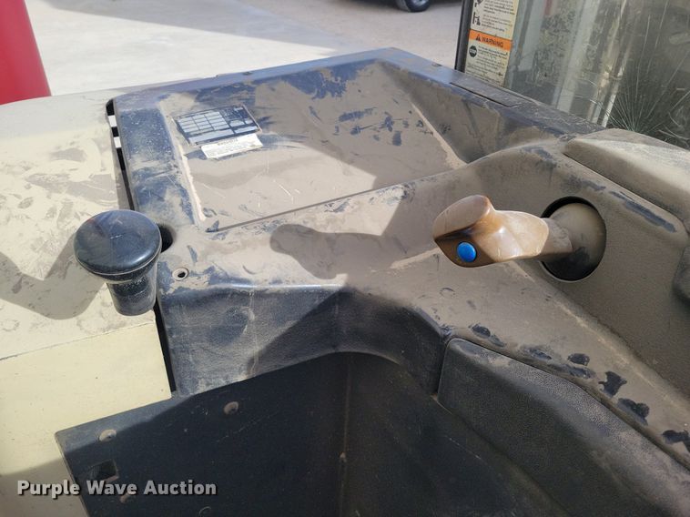 image for item LG9453 Crown RR3020-35  forklift