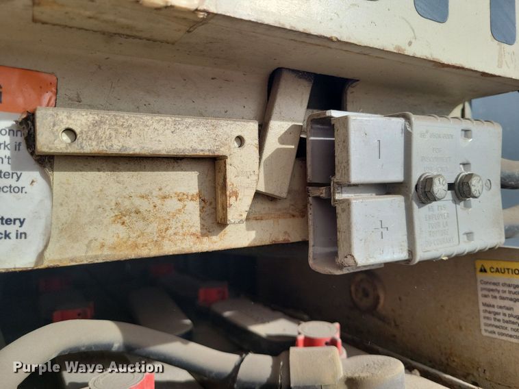 image for item LG9453 Crown RR3020-35  forklift