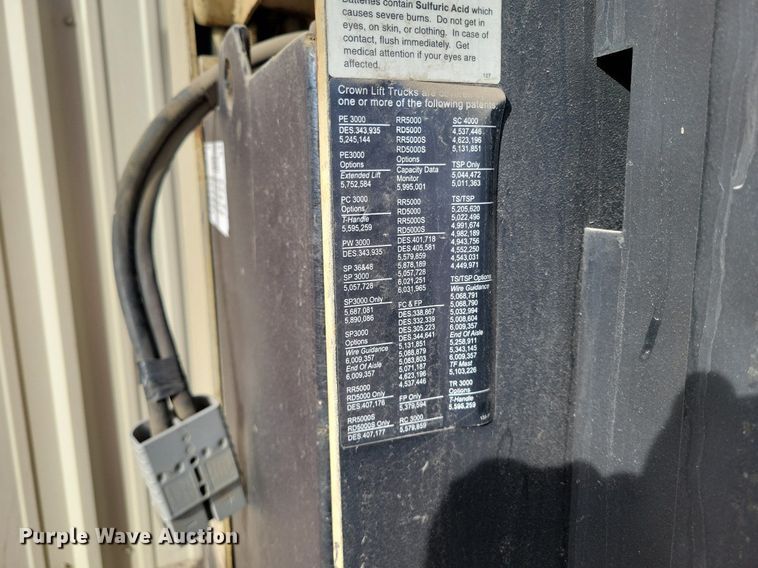 image for item LG9453 Crown RR3020-35  forklift