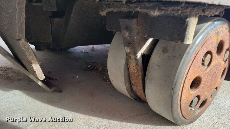 image for item LG9453 Crown RR3020-35  forklift