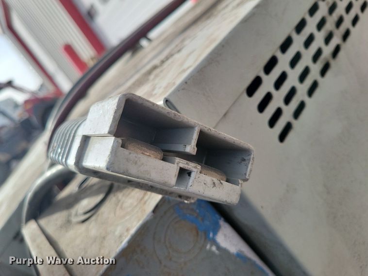 image for item LG9453 Crown RR3020-35  forklift