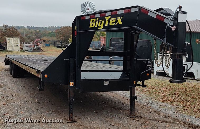 image for item LK9287 2019 Big Tex 22GN-35BK-5MR  equipment trailer