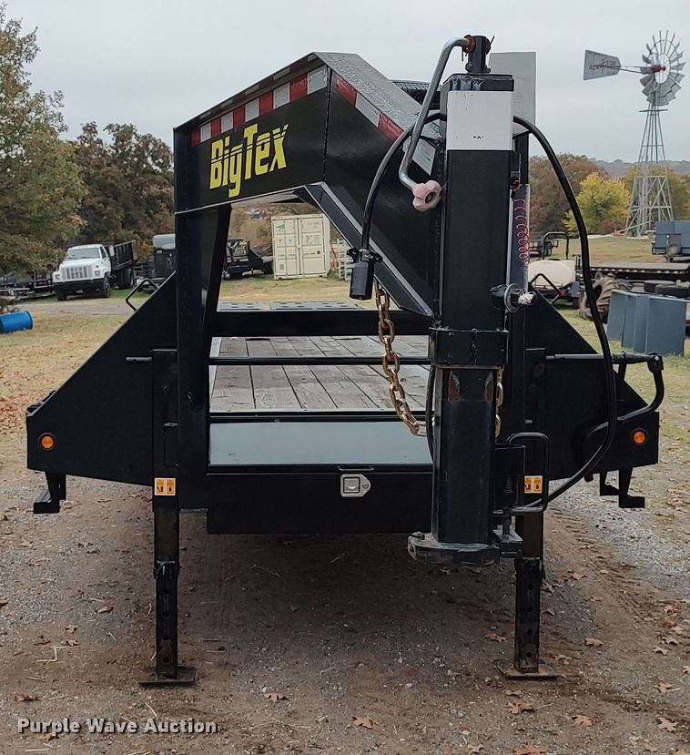 image for item LK9287 2019 Big Tex 22GN-35BK-5MR  equipment trailer
