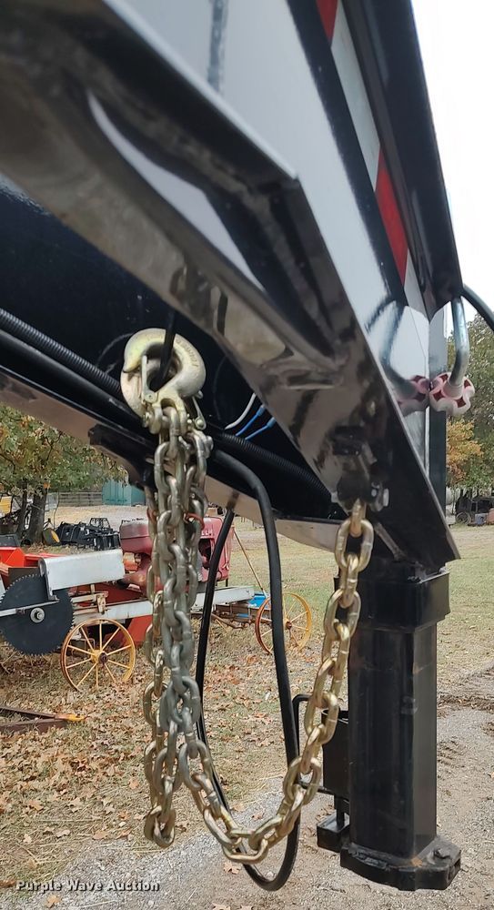 image for item LK9287 2019 Big Tex 22GN-35BK-5MR  equipment trailer