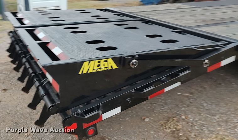 image for item LK9287 2019 Big Tex 22GN-35BK-5MR  equipment trailer