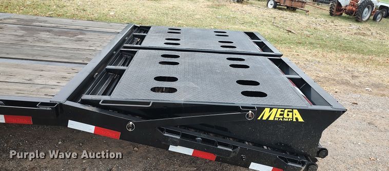 image for item LK9287 2019 Big Tex 22GN-35BK-5MR  equipment trailer
