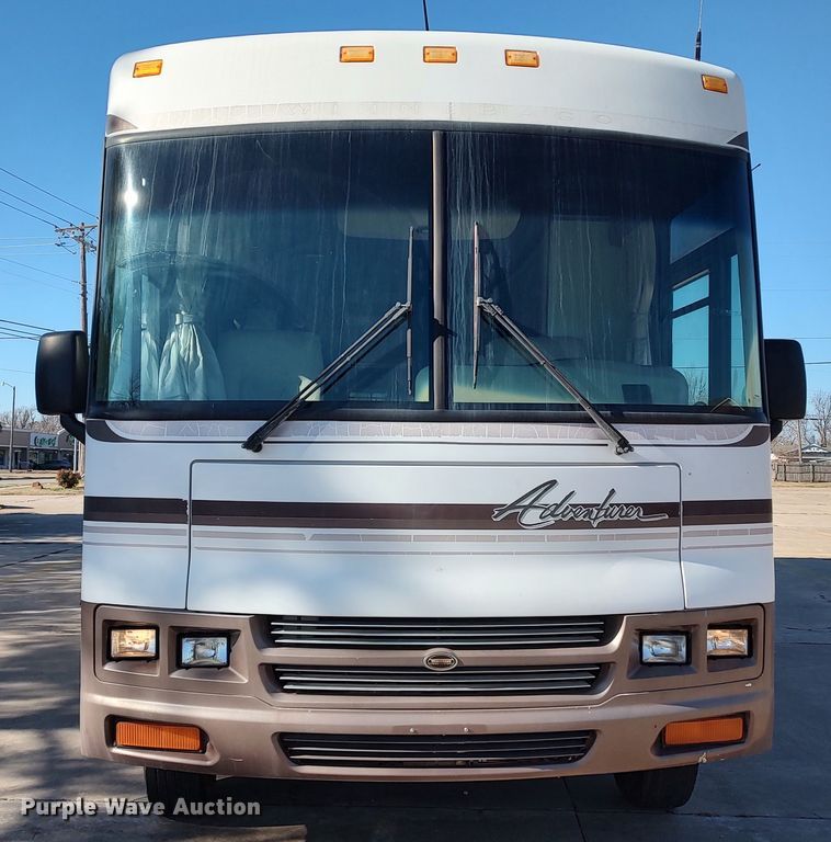 image for item LK9450 2000 Winnebago Adventurer WFG35B  RV