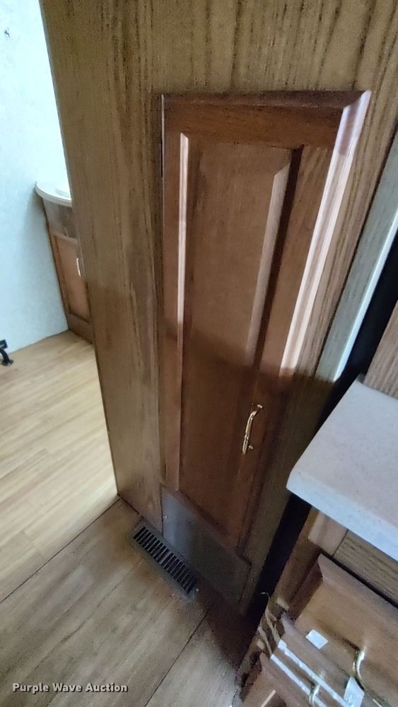 image for item LK9450 2000 Winnebago Adventurer WFG35B  RV