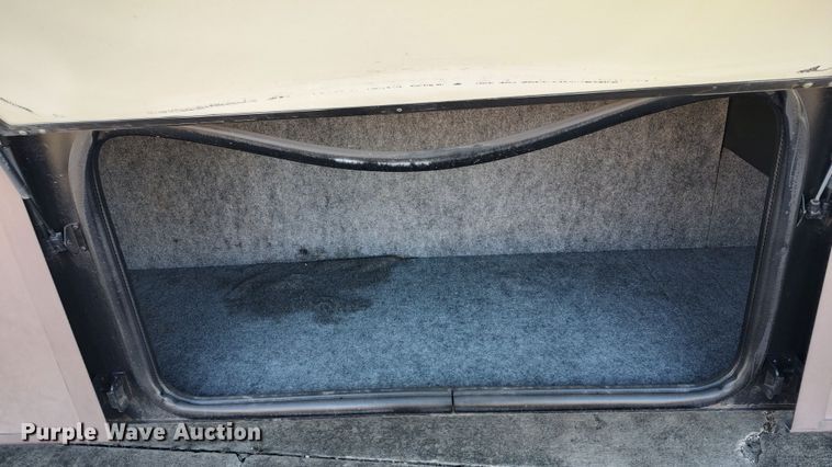 image for item LK9450 2000 Winnebago Adventurer WFG35B  RV