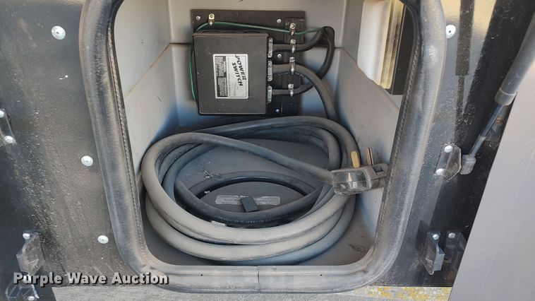 image for item LK9450 2000 Winnebago Adventurer WFG35B  RV