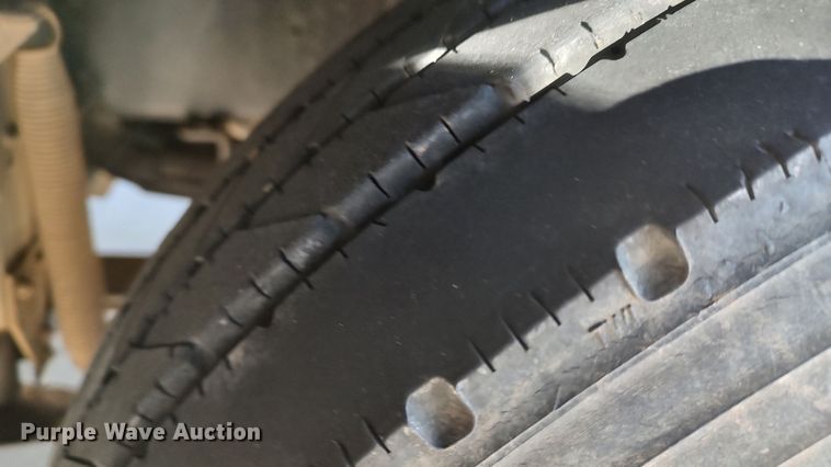 image for item LK9450 2000 Winnebago Adventurer WFG35B  RV