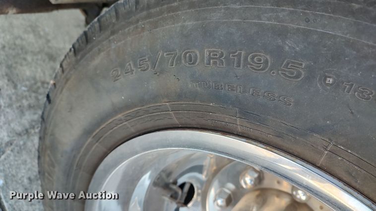 image for item LK9450 2000 Winnebago Adventurer WFG35B  RV