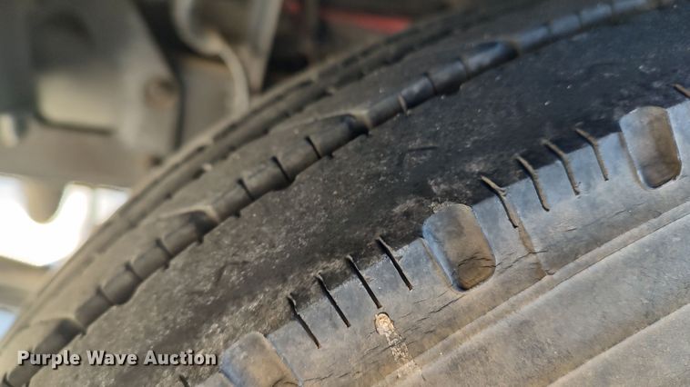 image for item LK9450 2000 Winnebago Adventurer WFG35B  RV