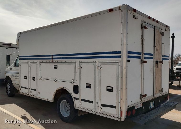 image for item LK9499 2000 Ford E350 Super Duty  box truck