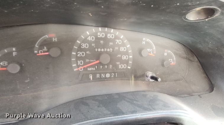 image for item LK9499 2000 Ford E350 Super Duty  box truck