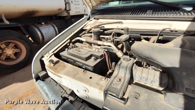 image for item LK9499 2000 Ford E350 Super Duty  box truck